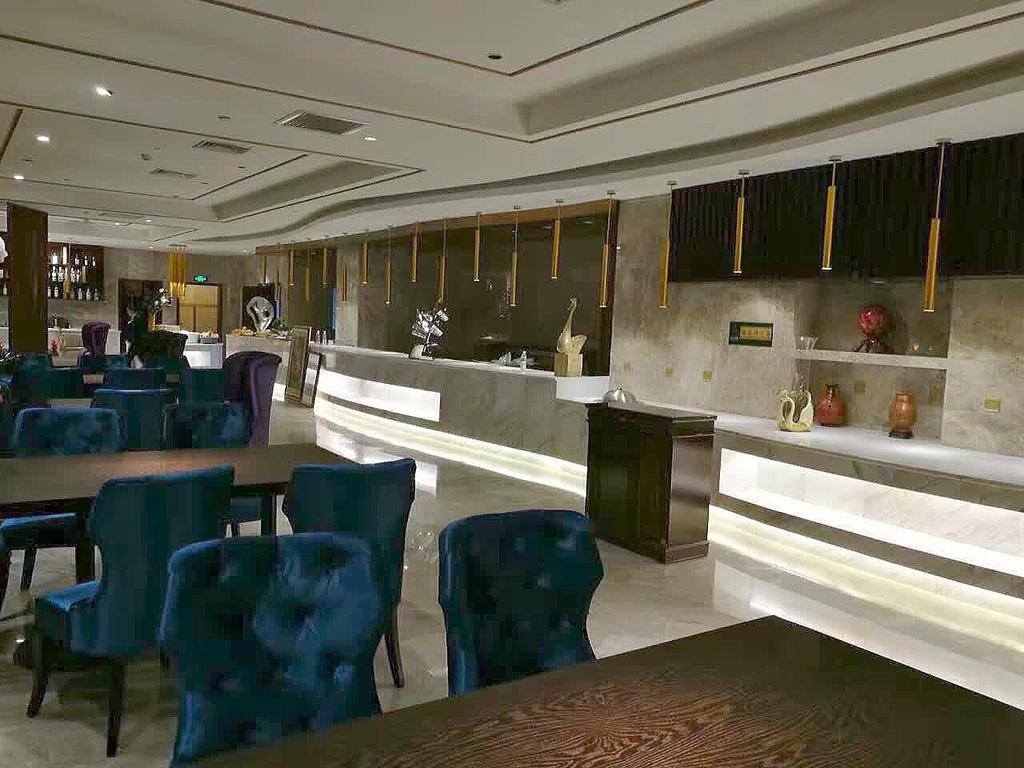 Dynasty International Hotel Kunming Buitenkant foto