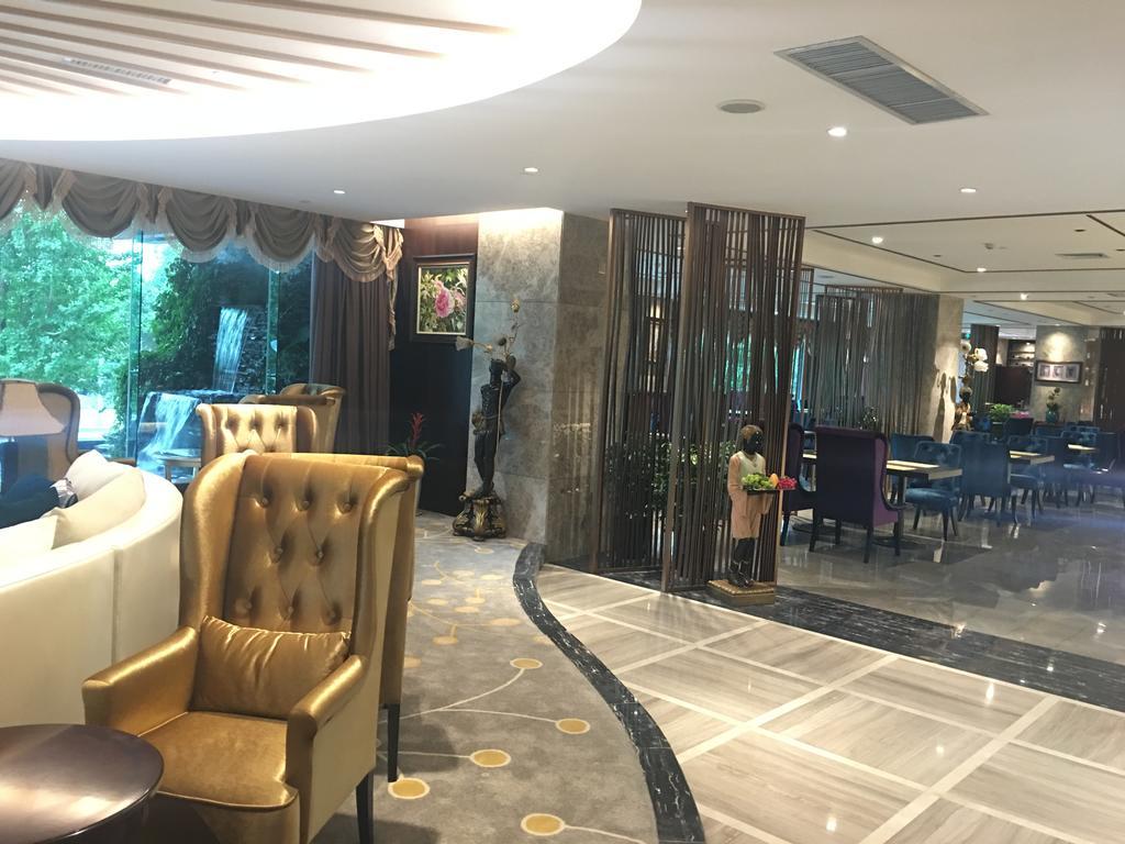Dynasty International Hotel Kunming Buitenkant foto